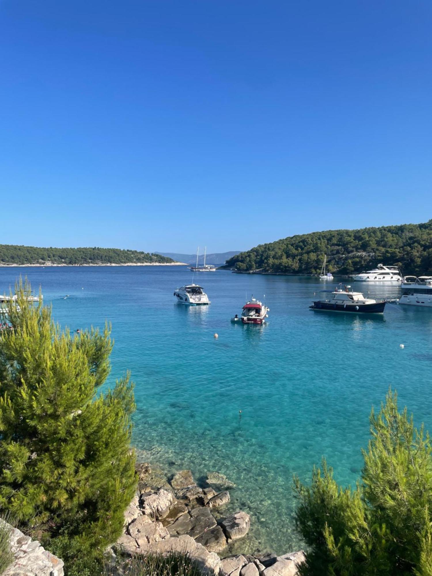 Luxury Villa Kate On Sea With Heated Pool Milna  Kültér fotó